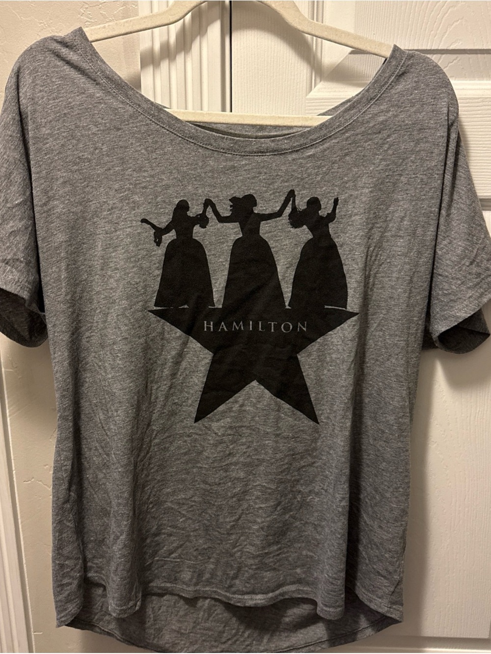 HAMILTON on Broadway  Women's T-shirt Size XL, Schuyler Sisters
